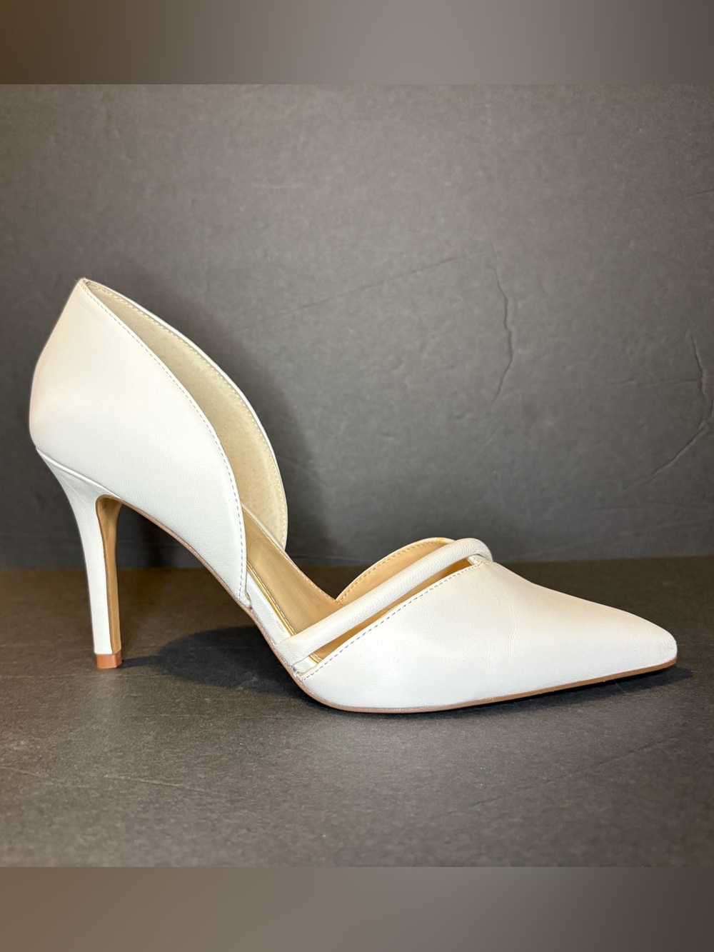 Vince Camuto Adeilia White Leather Heels Size 8